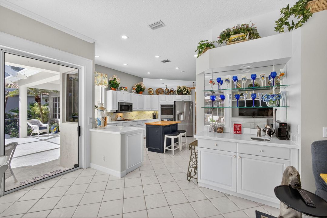 For Sale: $1,250,000 (3 beds, 3 baths, 2305 Square Feet)