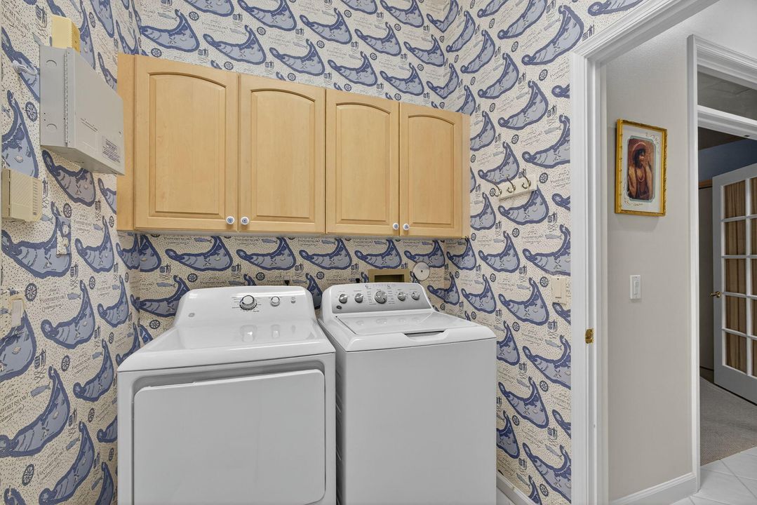 For Sale: $1,250,000 (3 beds, 3 baths, 2305 Square Feet)