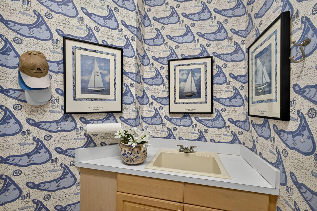 For Sale: $1,250,000 (3 beds, 3 baths, 2305 Square Feet)