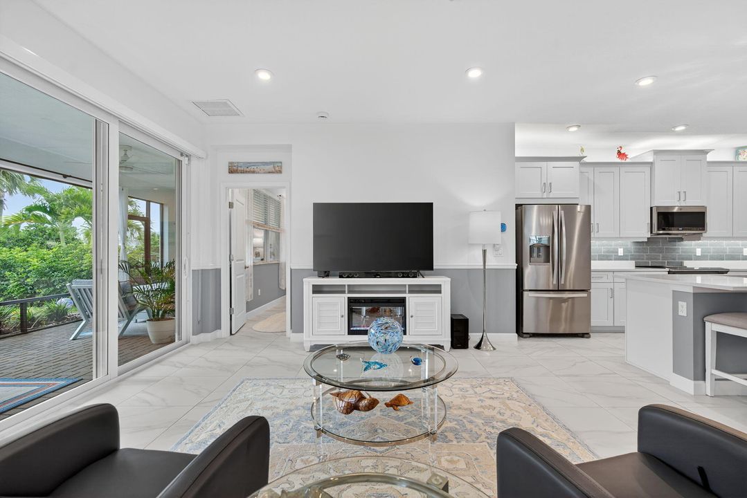 Active With Contract: $425,000 (2 beds, 2 baths, 1635 Square Feet)