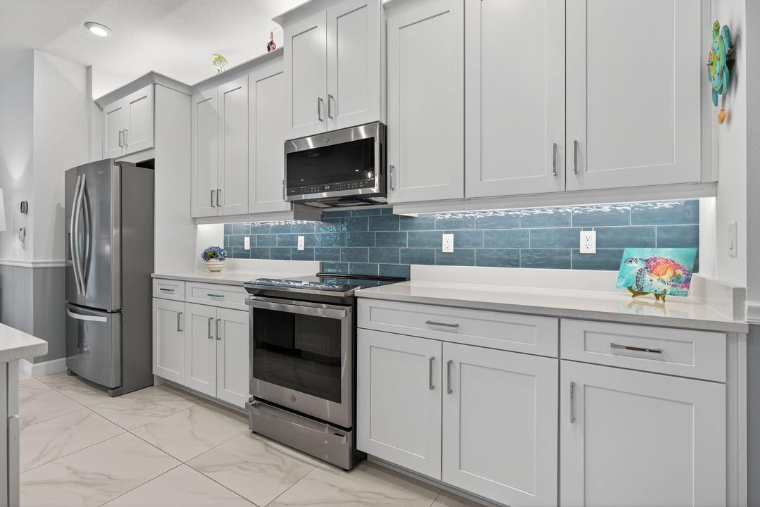 Active With Contract: $425,000 (2 beds, 2 baths, 1635 Square Feet)