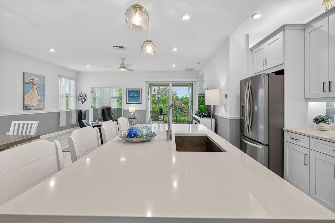 Active With Contract: $425,000 (2 beds, 2 baths, 1635 Square Feet)