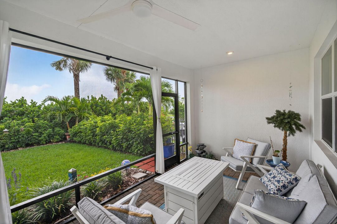 Active With Contract: $425,000 (2 beds, 2 baths, 1635 Square Feet)