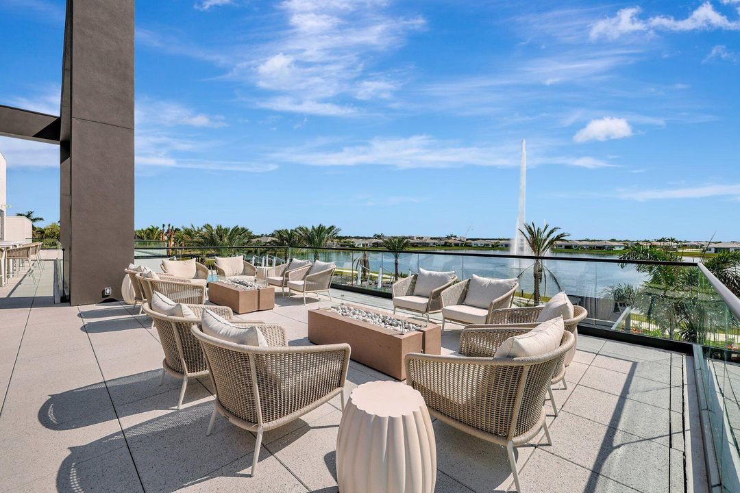 Active With Contract: $425,000 (2 beds, 2 baths, 1635 Square Feet)