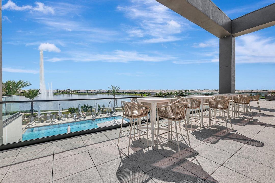 Active With Contract: $425,000 (2 beds, 2 baths, 1635 Square Feet)