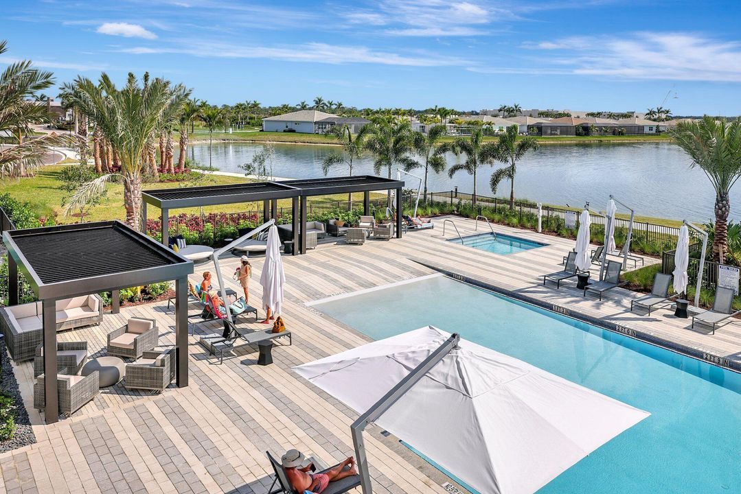 Active With Contract: $425,000 (2 beds, 2 baths, 1635 Square Feet)