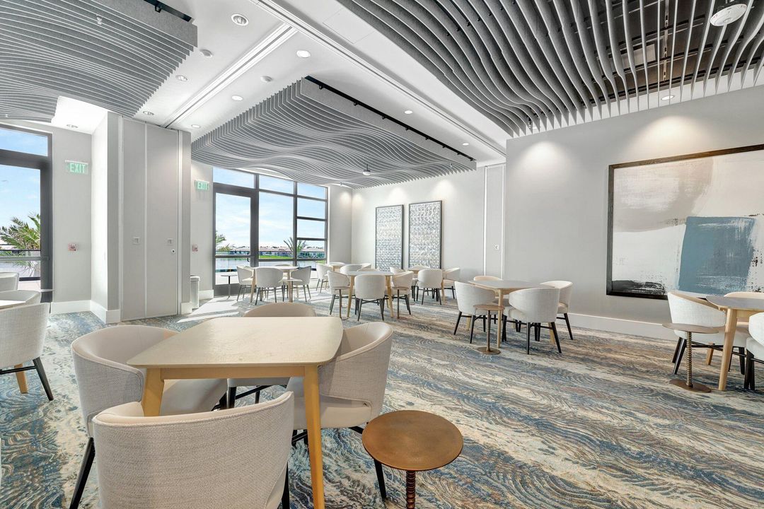 Active With Contract: $425,000 (2 beds, 2 baths, 1635 Square Feet)