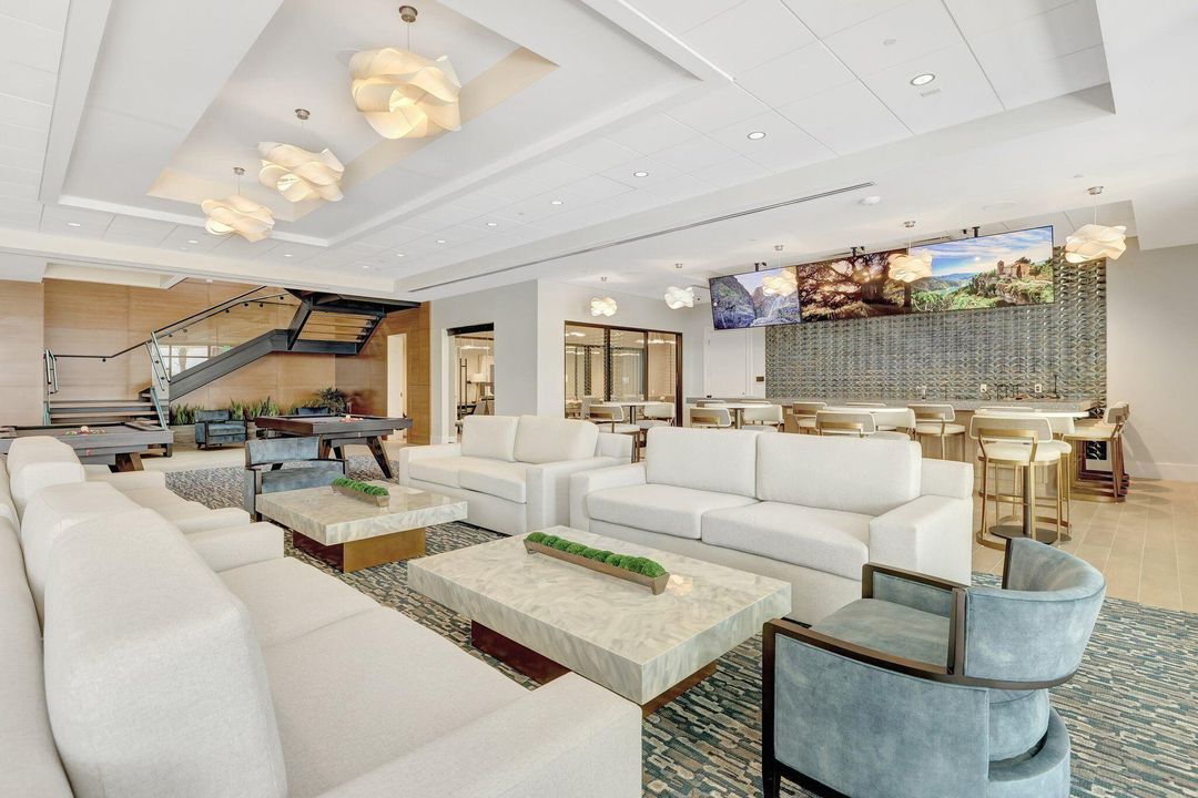 Active With Contract: $425,000 (2 beds, 2 baths, 1635 Square Feet)