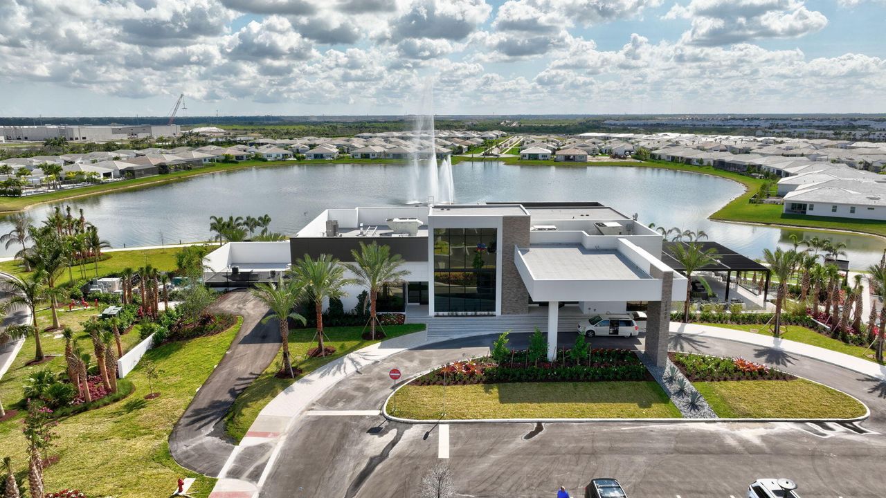 Active With Contract: $425,000 (2 beds, 2 baths, 1635 Square Feet)