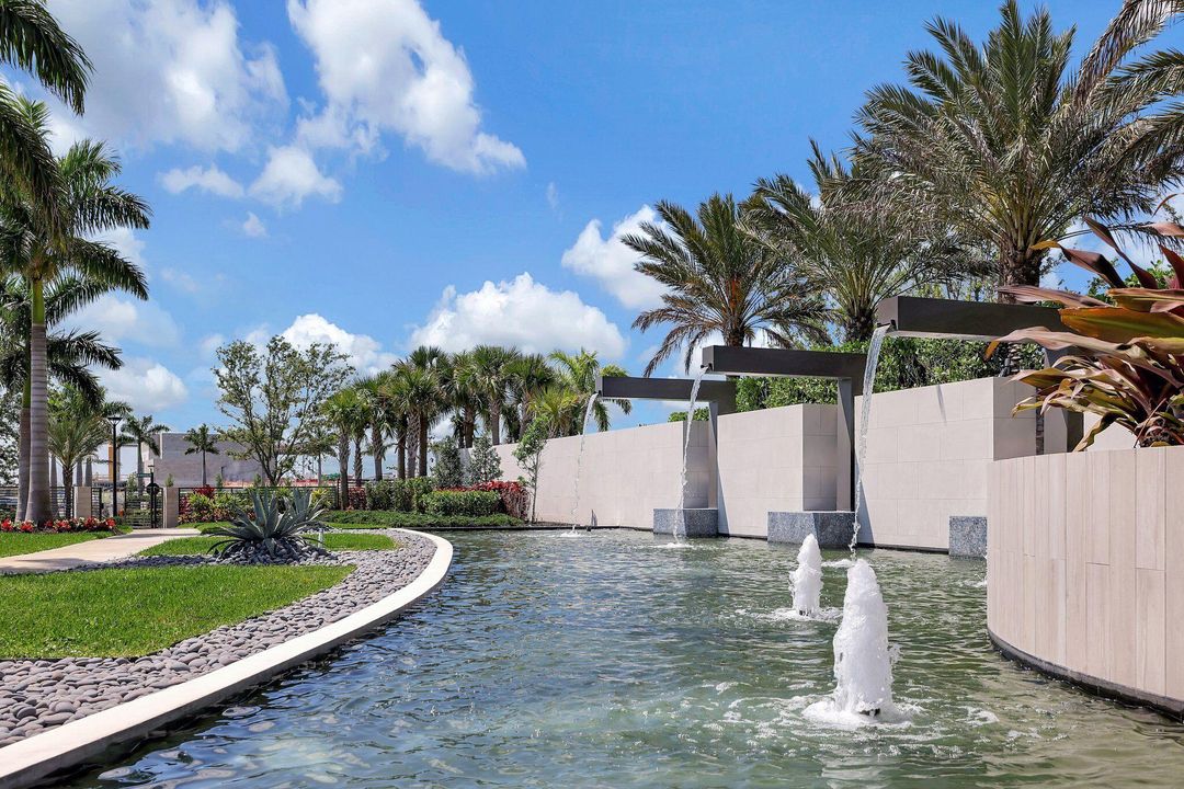 Active With Contract: $425,000 (2 beds, 2 baths, 1635 Square Feet)