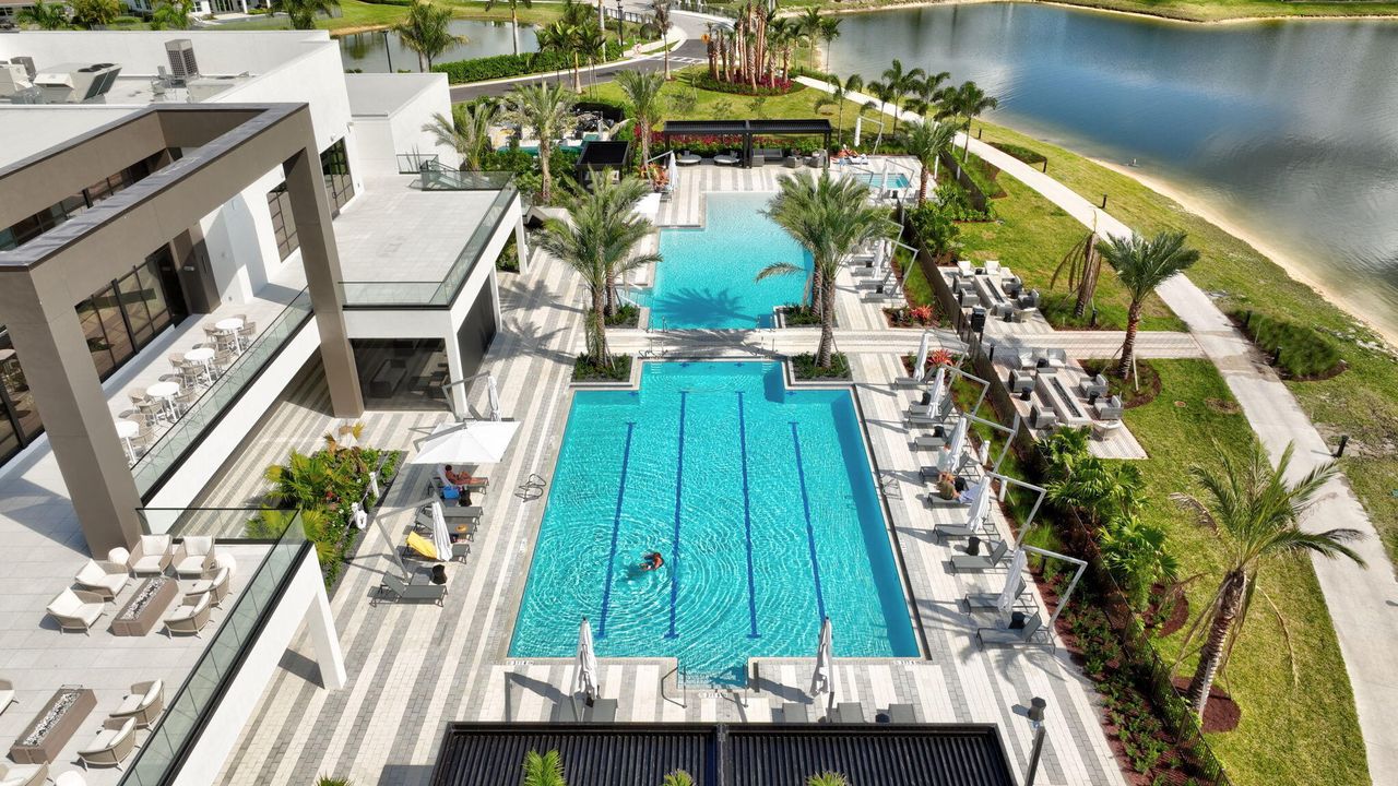 Active With Contract: $425,000 (2 beds, 2 baths, 1635 Square Feet)