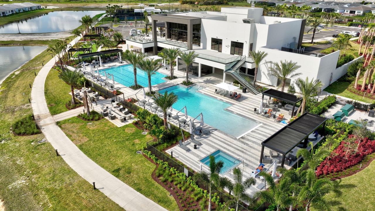 Active With Contract: $425,000 (2 beds, 2 baths, 1635 Square Feet)