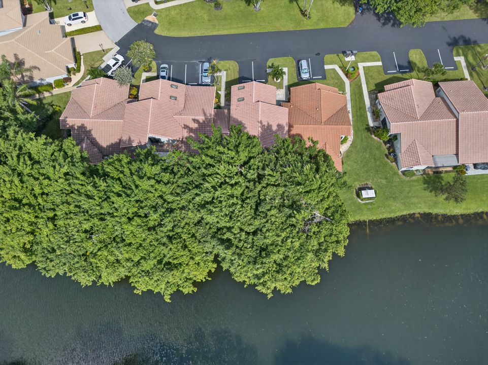 合同活跃: $477,000 (3 贝兹, 3 浴室, 1740 平方英尺)