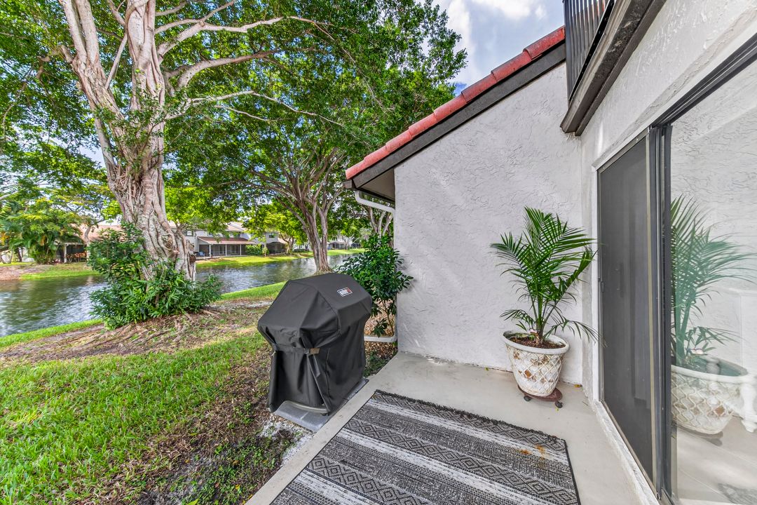 合同活跃: $477,000 (3 贝兹, 3 浴室, 1740 平方英尺)