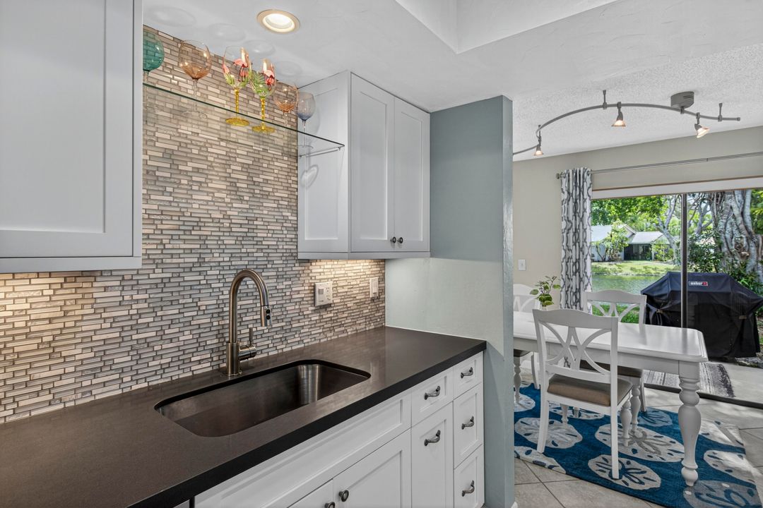 合同活跃: $477,000 (3 贝兹, 3 浴室, 1740 平方英尺)