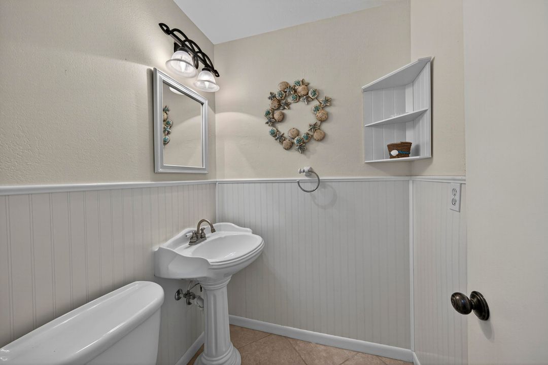 合同活跃: $477,000 (3 贝兹, 3 浴室, 1740 平方英尺)