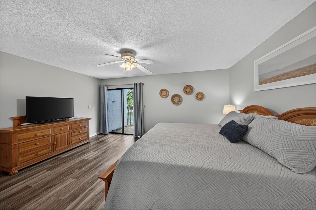 合同活跃: $477,000 (3 贝兹, 3 浴室, 1740 平方英尺)