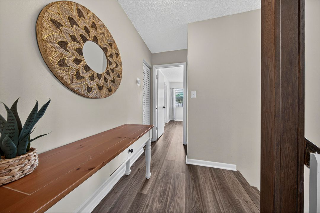 合同活跃: $477,000 (3 贝兹, 3 浴室, 1740 平方英尺)