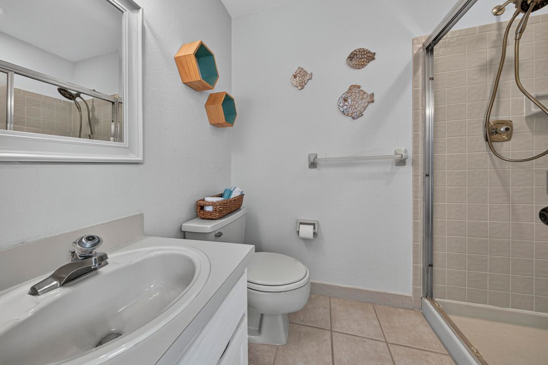 合同活跃: $477,000 (3 贝兹, 3 浴室, 1740 平方英尺)