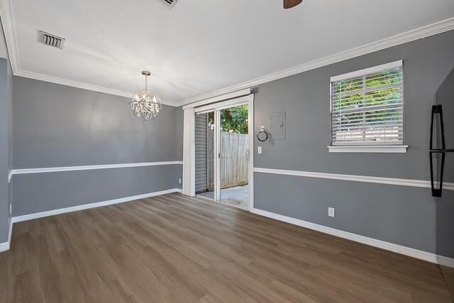 待售: $320,000 (2 贝兹, 2 浴室, 1058 平方英尺)