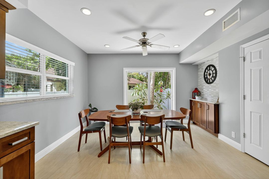 待售: $875,000 (3 贝兹, 2 浴室, 2583 平方英尺)