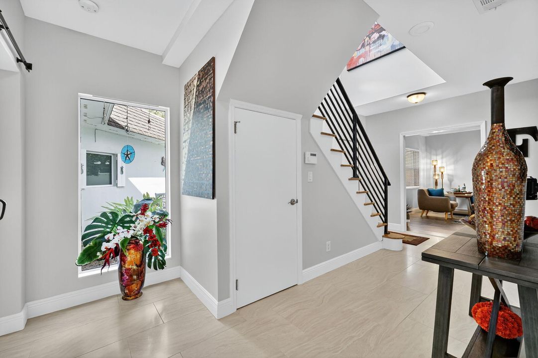 待售: $875,000 (3 贝兹, 2 浴室, 2583 平方英尺)