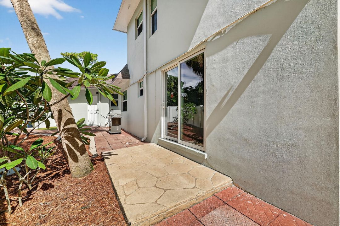 待售: $875,000 (3 贝兹, 2 浴室, 2583 平方英尺)