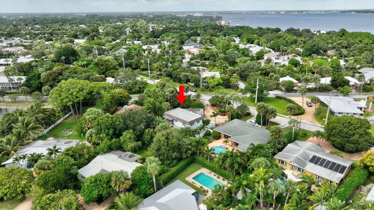 待售: $875,000 (3 贝兹, 2 浴室, 2583 平方英尺)