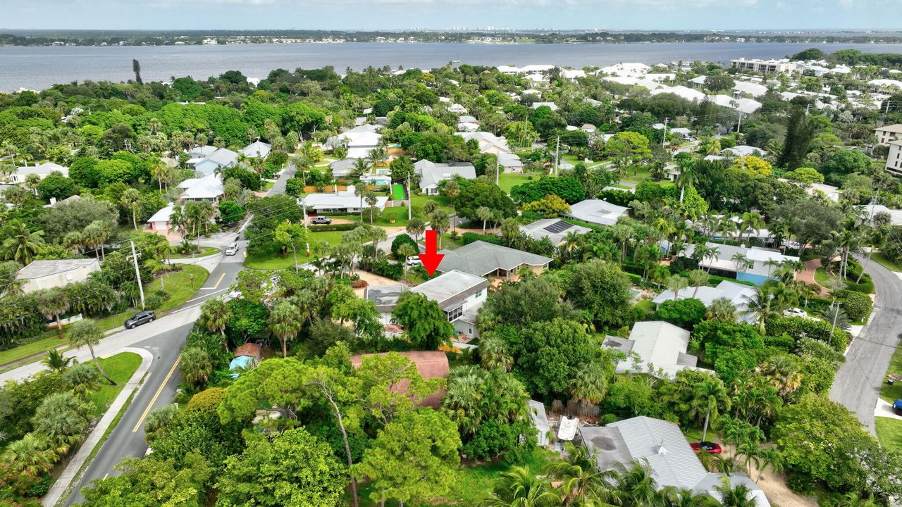 待售: $875,000 (3 贝兹, 2 浴室, 2583 平方英尺)