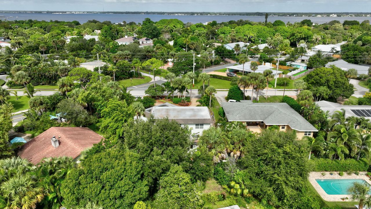 待售: $875,000 (3 贝兹, 2 浴室, 2583 平方英尺)