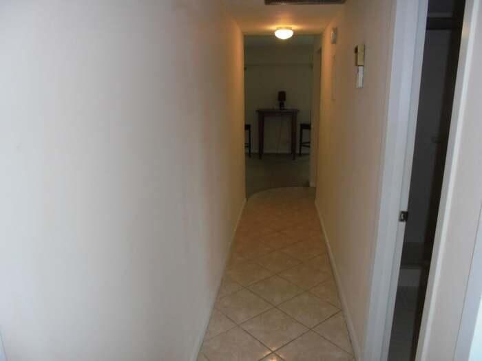 合同活跃: $80,000 (1 贝兹, 1 浴室, 732 平方英尺)