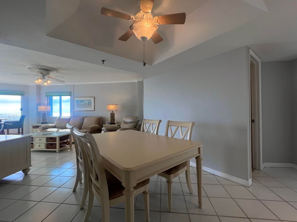 待售: $497,900 (2 贝兹, 2 浴室, 1239 平方英尺)