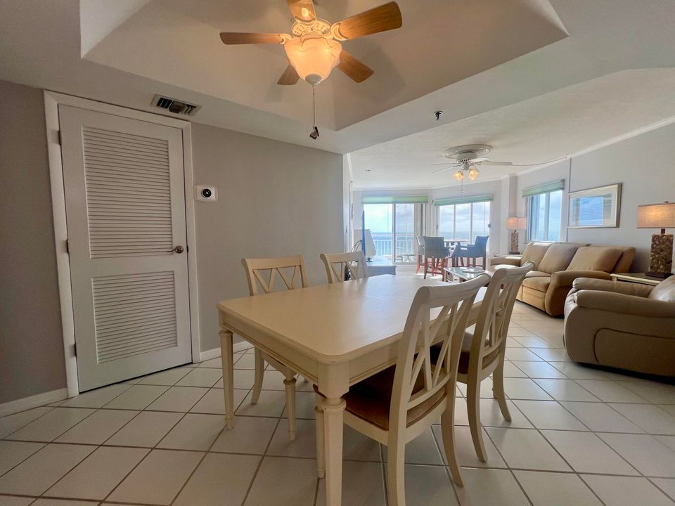 待售: $497,900 (2 贝兹, 2 浴室, 1239 平方英尺)