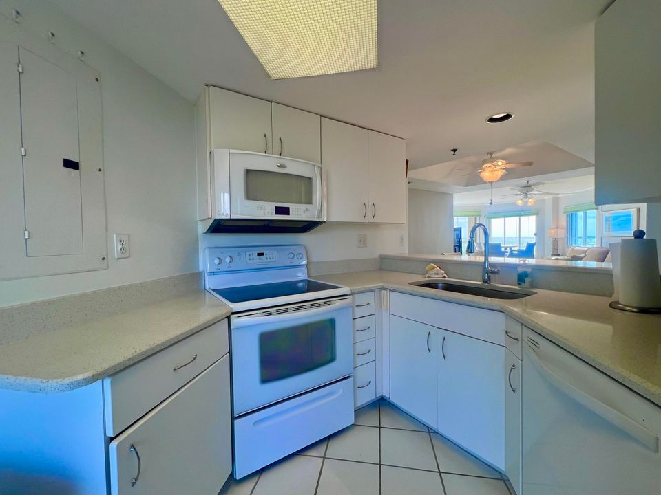 待售: $497,900 (2 贝兹, 2 浴室, 1239 平方英尺)