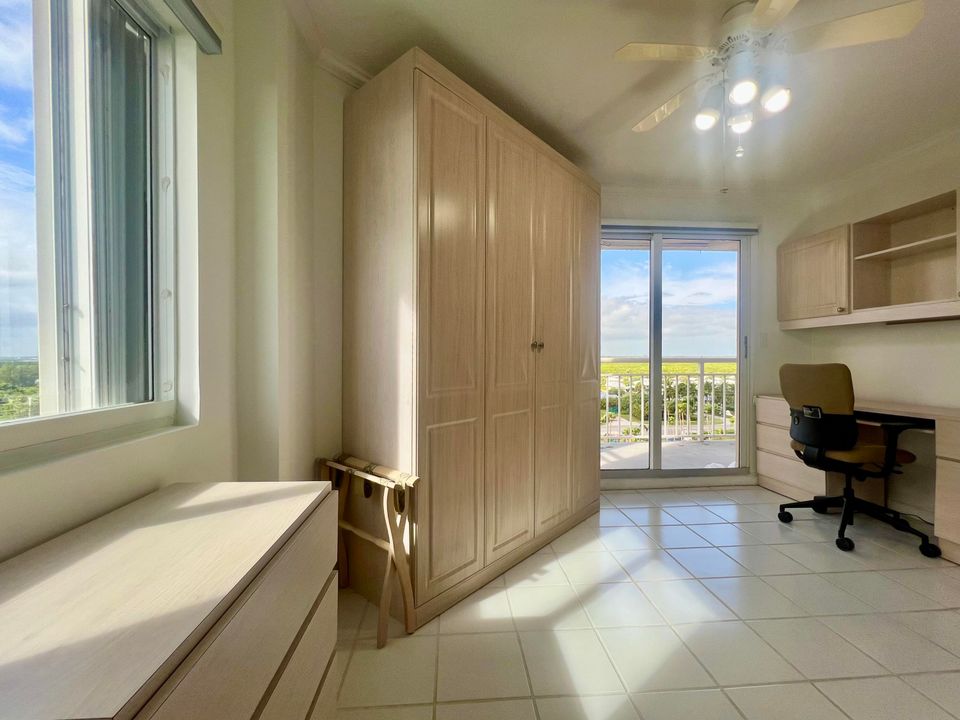 待售: $497,900 (2 贝兹, 2 浴室, 1239 平方英尺)