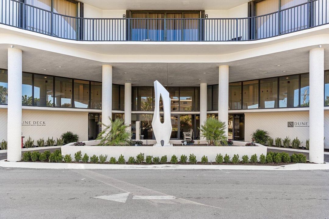 На продажу: $583,000 (2 спален, 2 ванн, 1687 Квадратных фут)