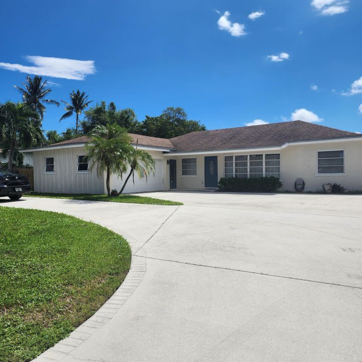 Recently Sold: $765,000 (3 beds, 3 baths, 2084 Square Feet)