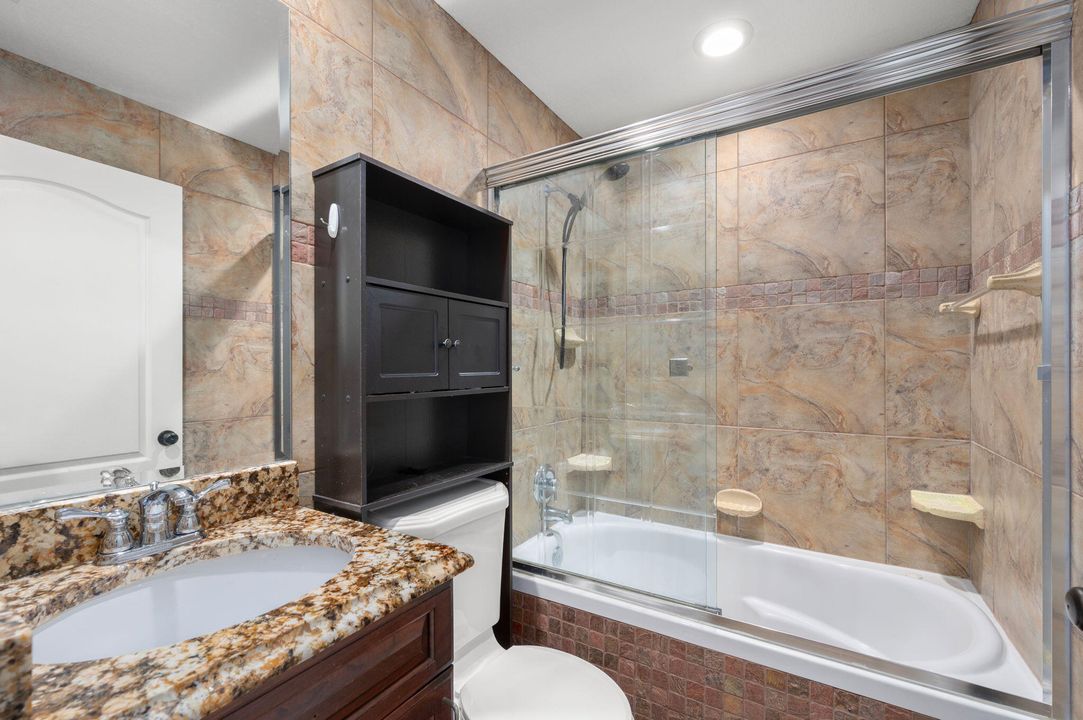 For Sale: $399,999 (3 beds, 2 baths, 1385 Square Feet)