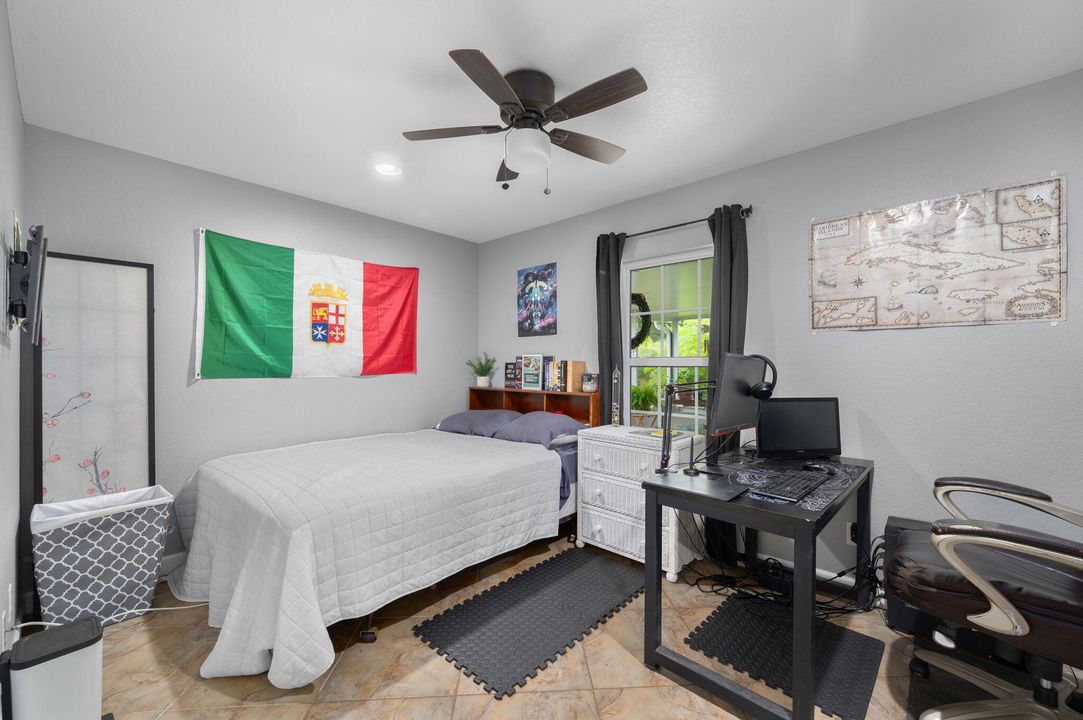 For Sale: $399,999 (3 beds, 2 baths, 1385 Square Feet)