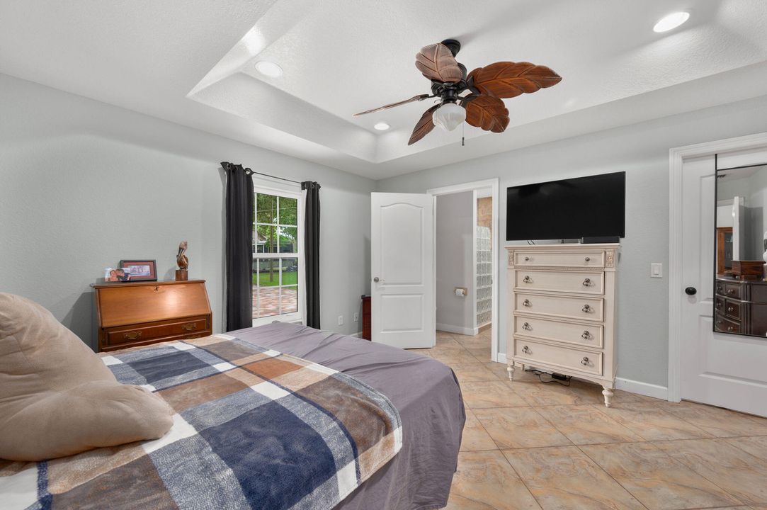 For Sale: $399,999 (3 beds, 2 baths, 1385 Square Feet)