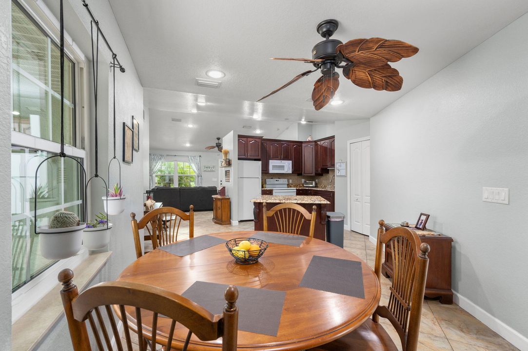 For Sale: $399,999 (3 beds, 2 baths, 1385 Square Feet)