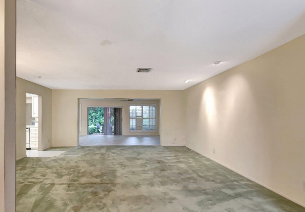 待售: $450,000 (2 贝兹, 2 浴室, 1988 平方英尺)