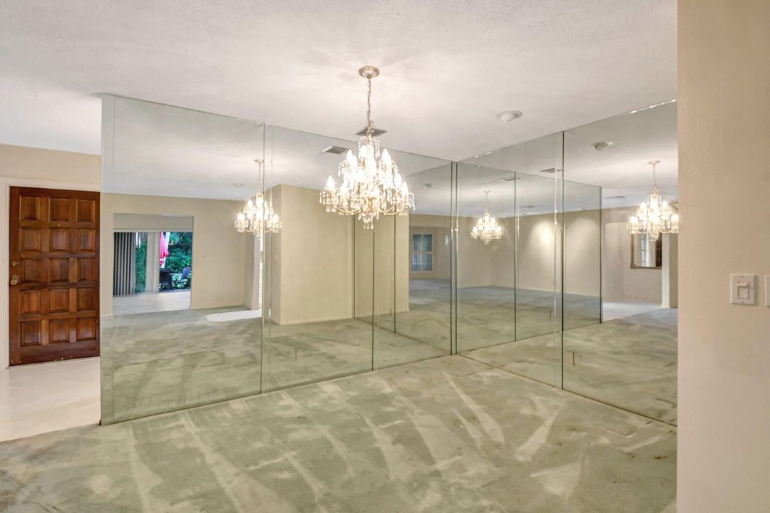 待售: $450,000 (2 贝兹, 2 浴室, 1988 平方英尺)