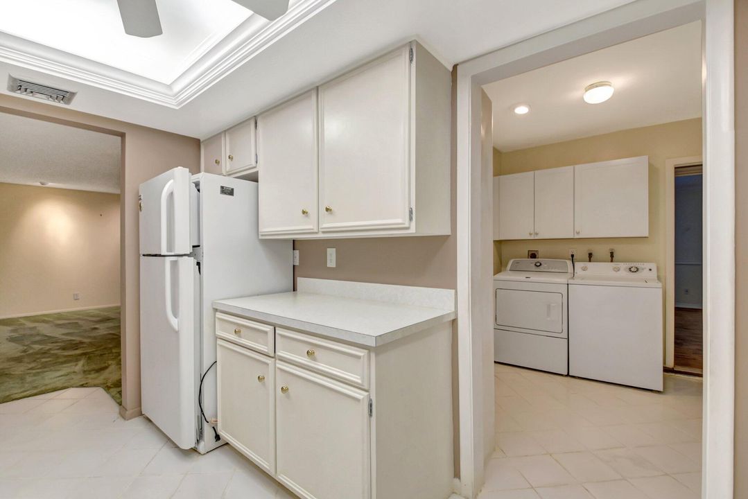 待售: $450,000 (2 贝兹, 2 浴室, 1988 平方英尺)