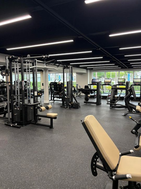 Под контрактом: $4,500 (2 спален, 2 ванн, 1215 Квадратных фут)