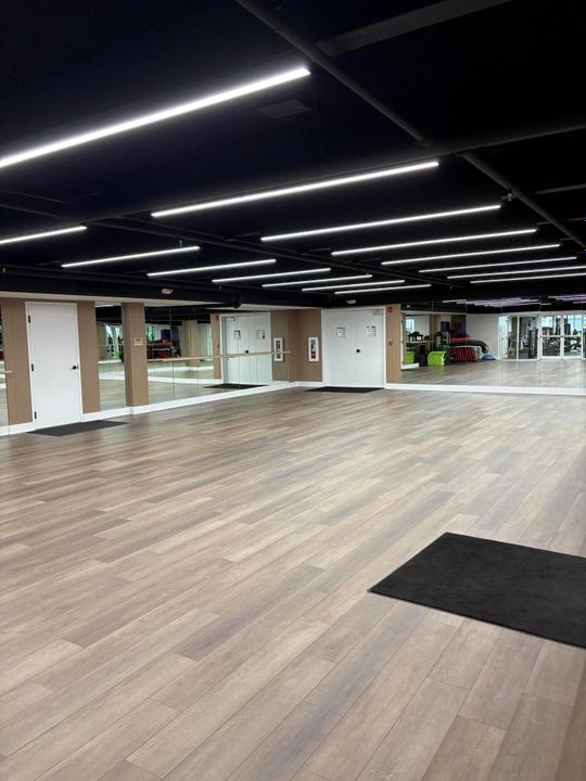 Под контрактом: $4,500 (2 спален, 2 ванн, 1215 Квадратных фут)