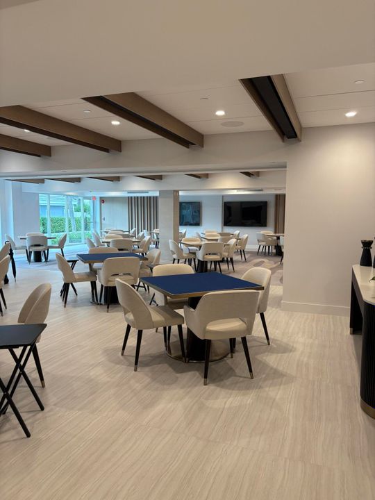 Под контрактом: $4,500 (2 спален, 2 ванн, 1215 Квадратных фут)