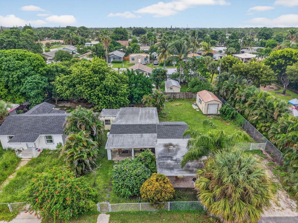 待售: $275,000 (2 贝兹, 2 浴室, 976 平方英尺)