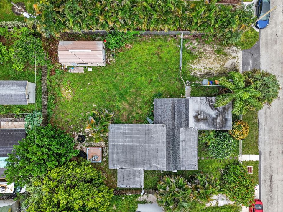 待售: $275,000 (2 贝兹, 2 浴室, 976 平方英尺)