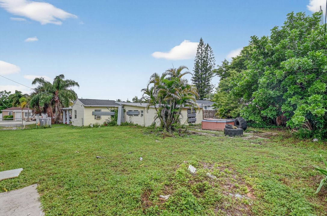 待售: $275,000 (2 贝兹, 2 浴室, 976 平方英尺)